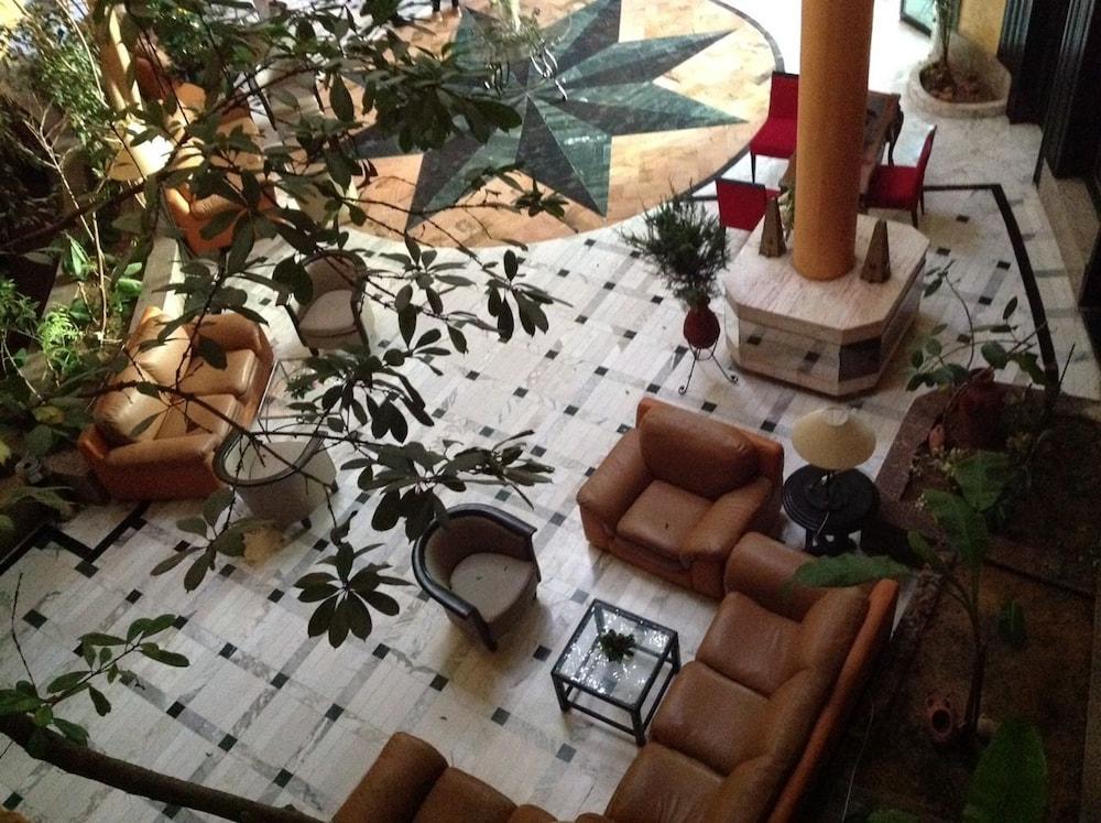 Azur Plaza Hotel