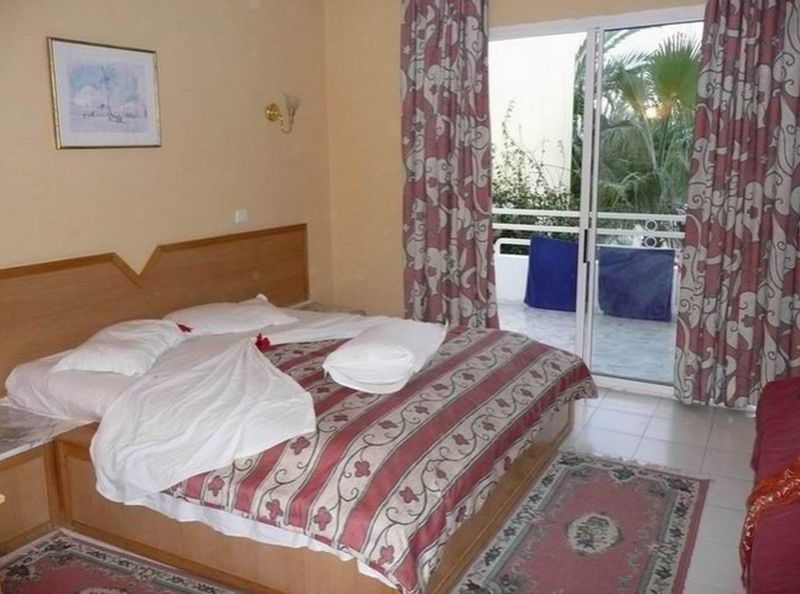 Hotel Azur Plaza 4*